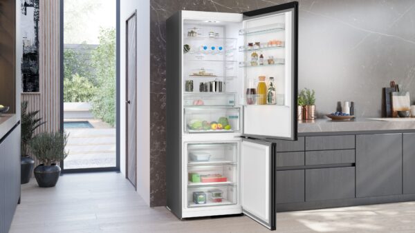 SIEMENS iQ300 FREESTANDING FRIDGE FREEZER - Black Steel - Image 2